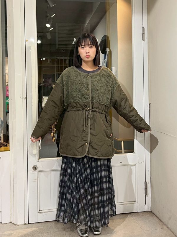 絎縫葫蘆蚊腰抽繩側開衩毛毛外套 