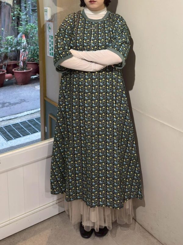 小鳥水梨印花七分袖洋裝 