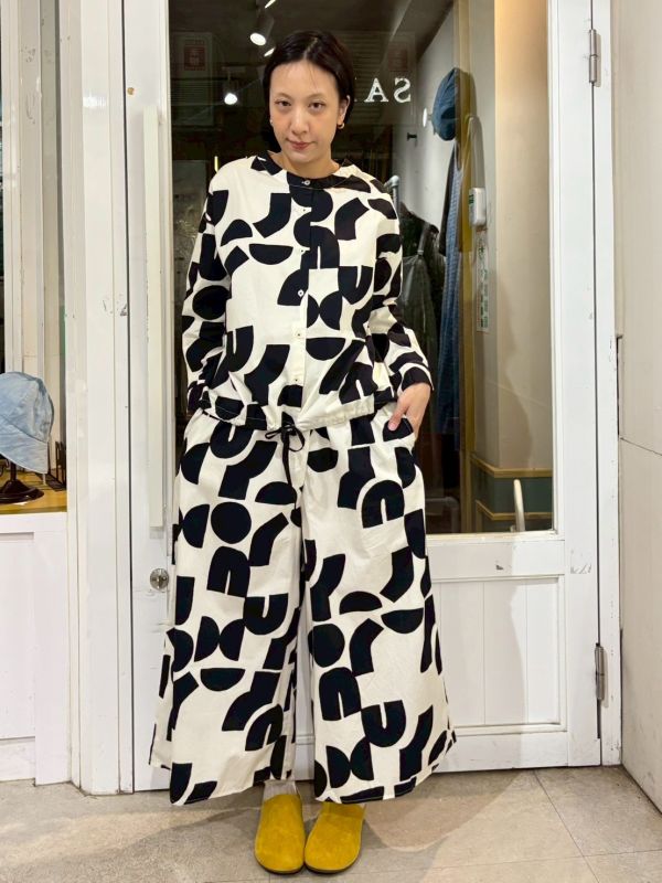 黑色滿版粗體色塊九分寬褲 