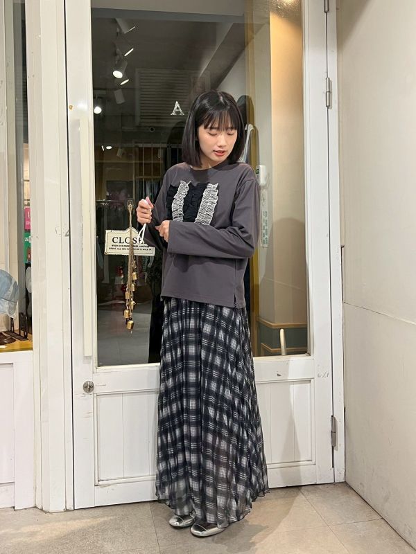 日系胸前荷葉摺邊上衣 