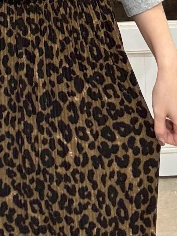 彈性直紋皺皺布後開叉豹紋裙 