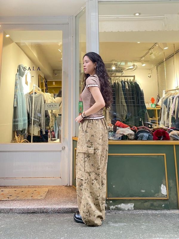 撞色車線木耳捲邊合身短袖雙層上衣 