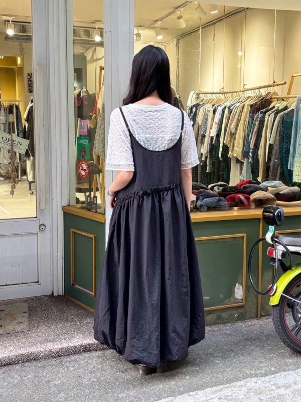 花邊斜切氣球吊帶背心洋裝 