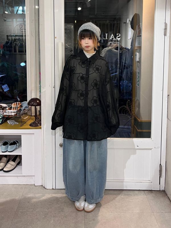 黑色滿版花花刺繡襯衫上衣 