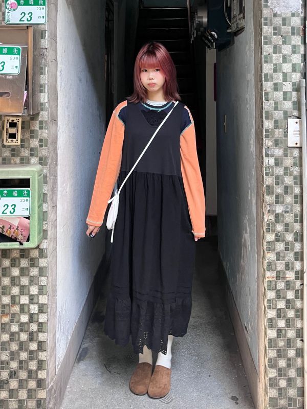 撞色圓領交叉車線長袖上衣 