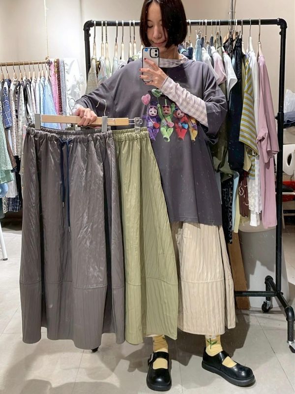 刷刷布直紋立體剪裁裙 