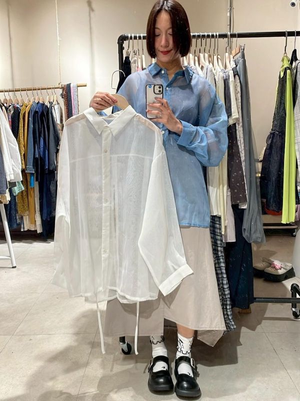 後開衩綁帶透膚襯衫 