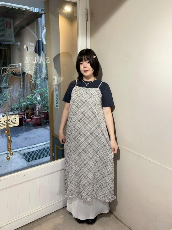 菱紋後鬆緊開叉捲邊下擺吊帶洋裝 