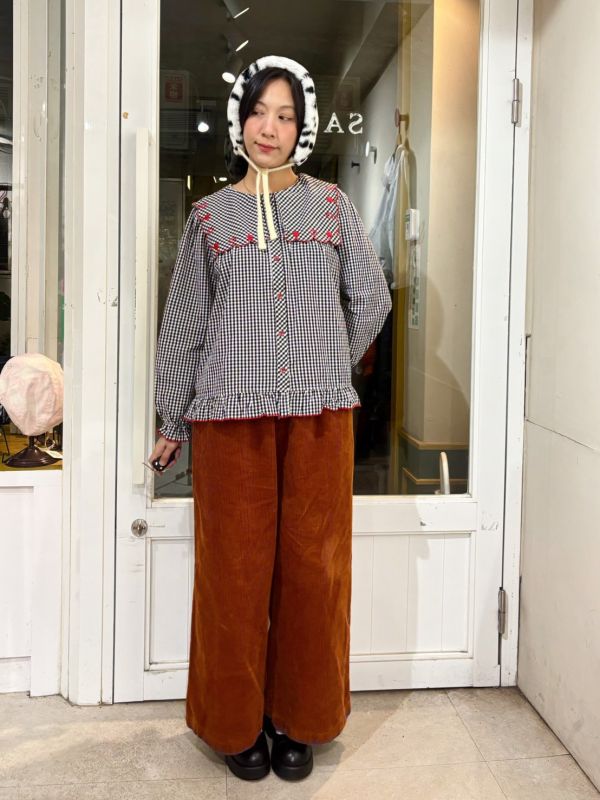 紅鈕釦大方型翻領紅滾邊刺繡格子襯衫格子襯衫 