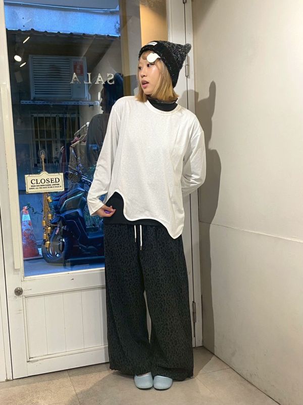 滿版豹紋寬鬆垂墜長褲 