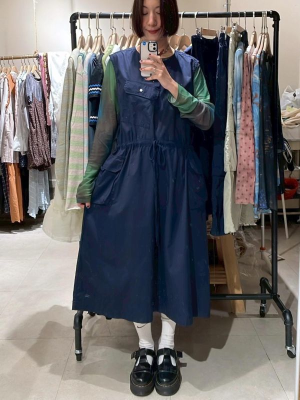 腰抽繩兩側立體大口袋背心洋裝 