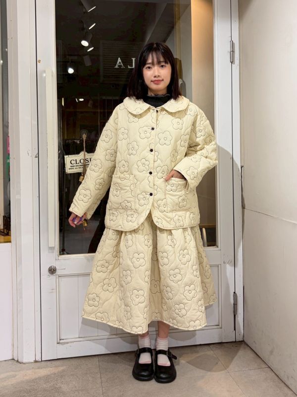 滿版車線小花絎縫葫蘆紋小花排釦外套+蓬蓬裙 