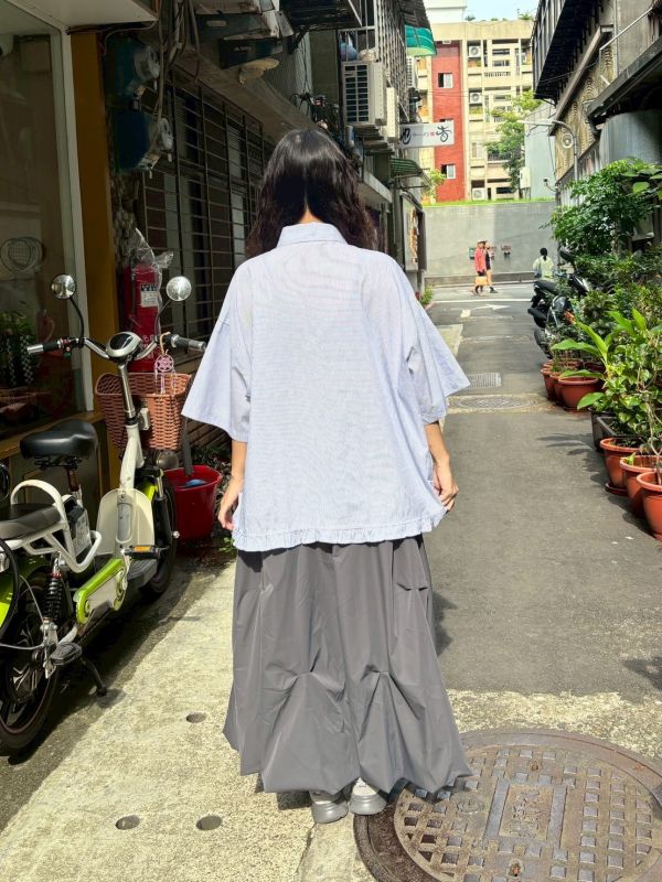 細直條奶油擠花下擺襯衫 