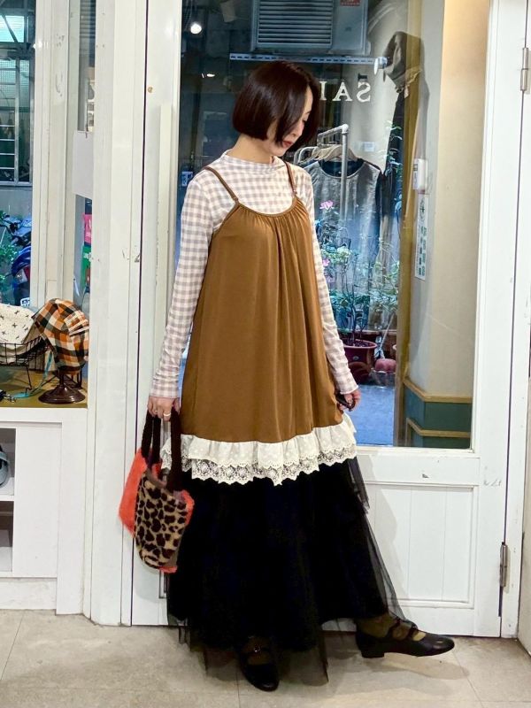 棉質素色下擺雙層蕾絲荷葉拼接吊帶背心 