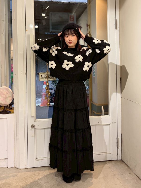 短版立體花花針織長袖毛衣 