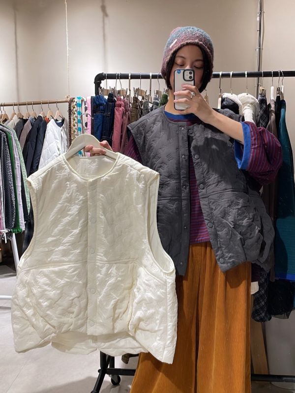 蝴蝶結壓紋鋪棉背心 