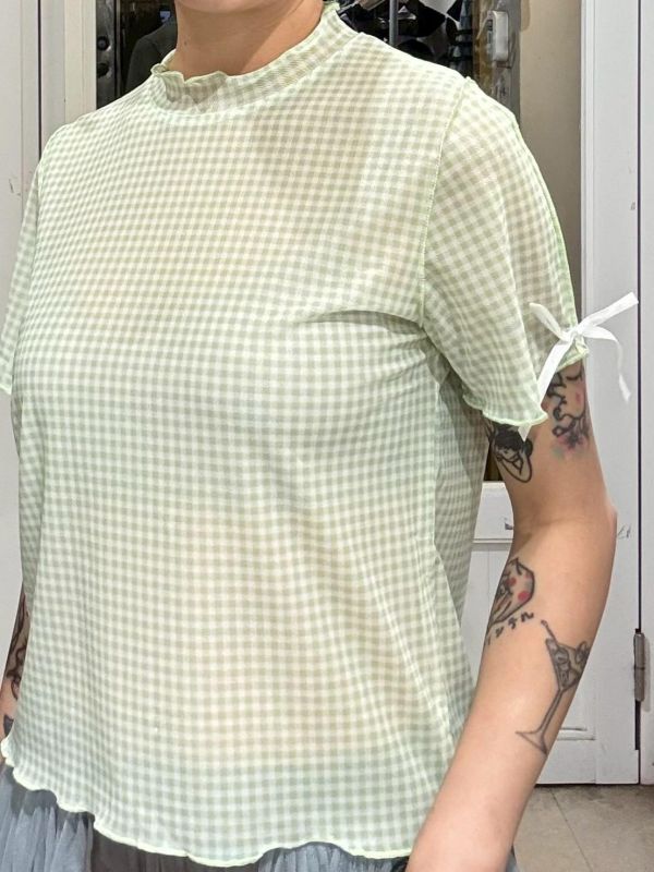 微高領滾邊縫線袖口蝴蝶結格子透膚上衣 