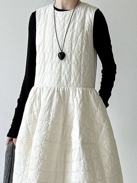 縫線壓紋氣球背心裙 