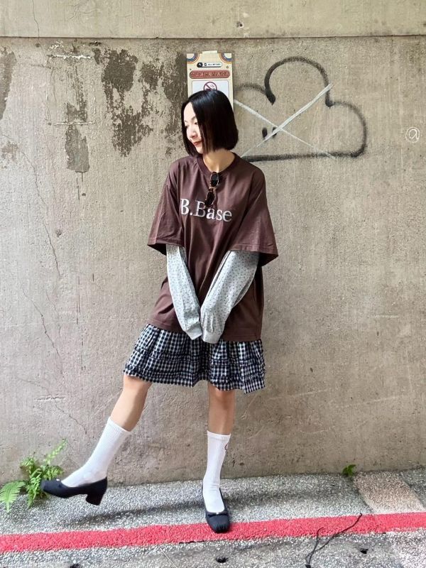 小碎花刺繡字母拼接小碎花長袖假兩件上衣 