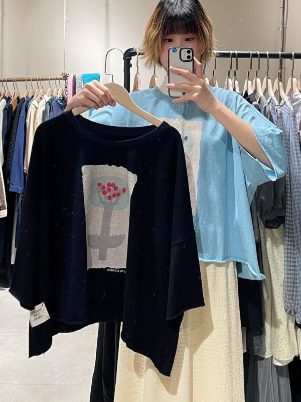 復古樹木彩繪印花不收邊短版上衣 