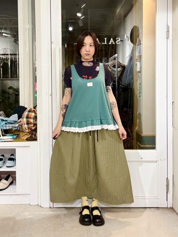 刷刷布直紋立體剪裁裙 