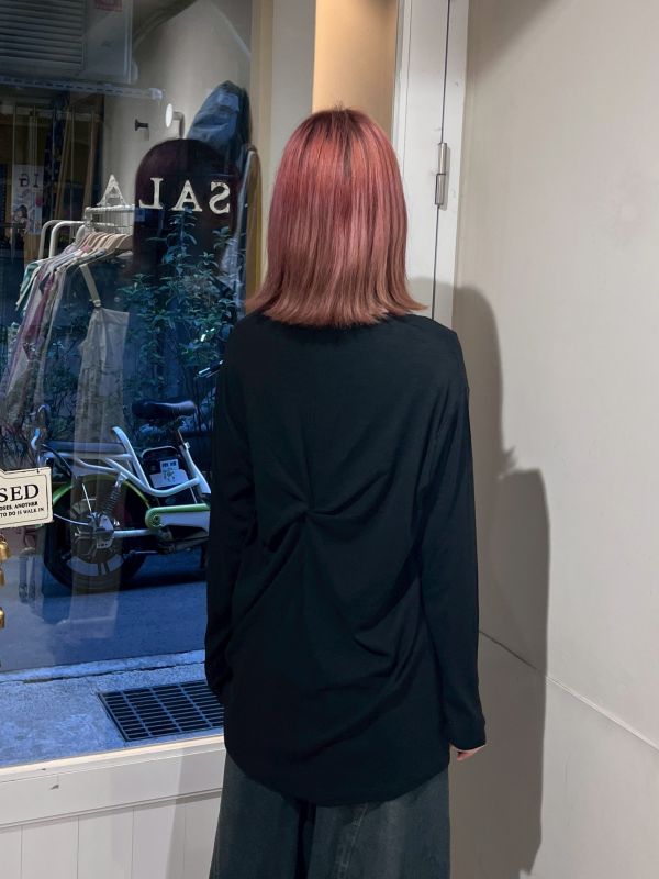 圓領後背扭結寬鬆上衣 