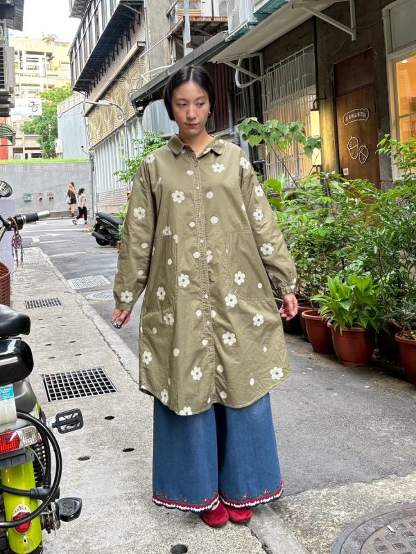 滿版花長版襯衫洋裝 