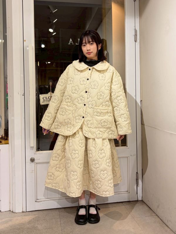 滿版車線小花絎縫葫蘆紋小花排釦外套+蓬蓬裙 