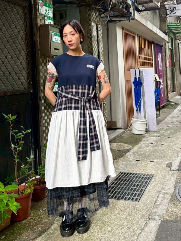 蕾絲袖格紋拼接洋裝 