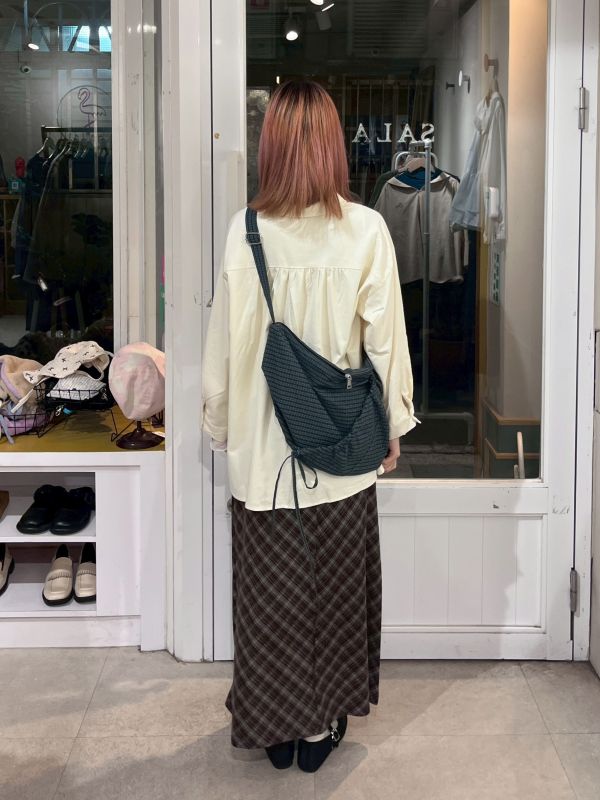 前短後長弧形開衩棉質長袖襯衫 