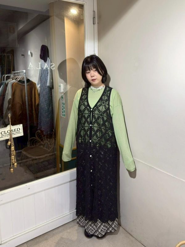 針織洞洞鏤空排扣無袖罩衫 