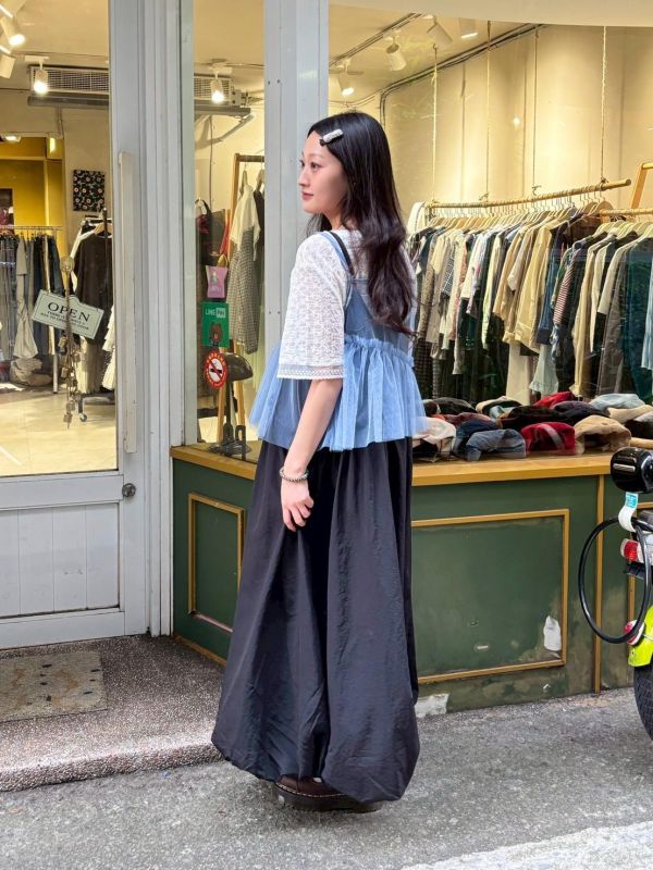 花邊斜切透紗吊帶背心 