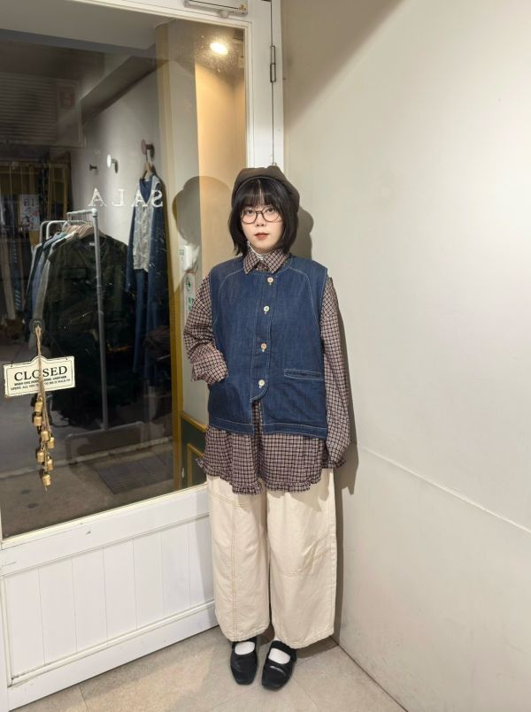 牛仔藍花色釦車縫線背心 