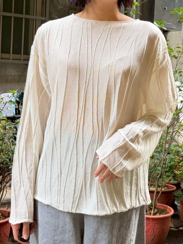 立體紋理捲邊上衣 