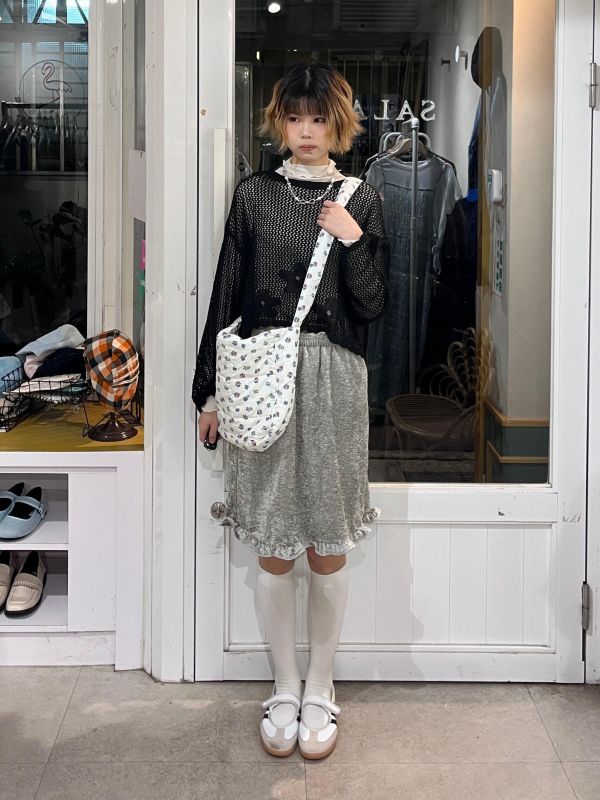 鏤空網格花花針織短版長袖上衣 