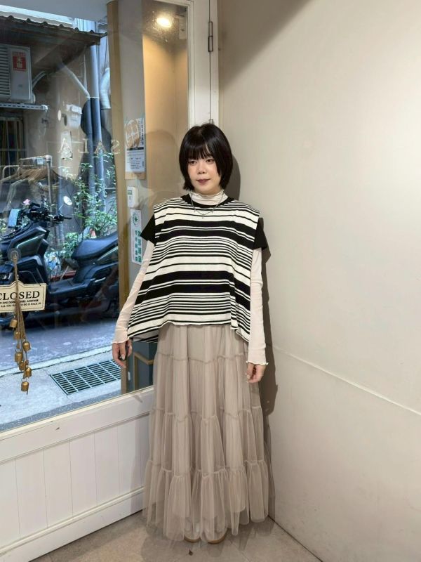 黑白條紋寬鬆後開叉背心 