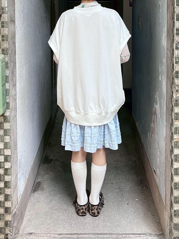 刺繡小標前短後長背心上衣 