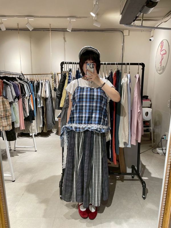 藍咖格紋側開蕾絲綁帶背心 