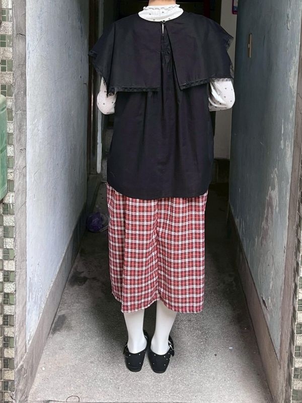 蕾絲花邊領片背心上衣 