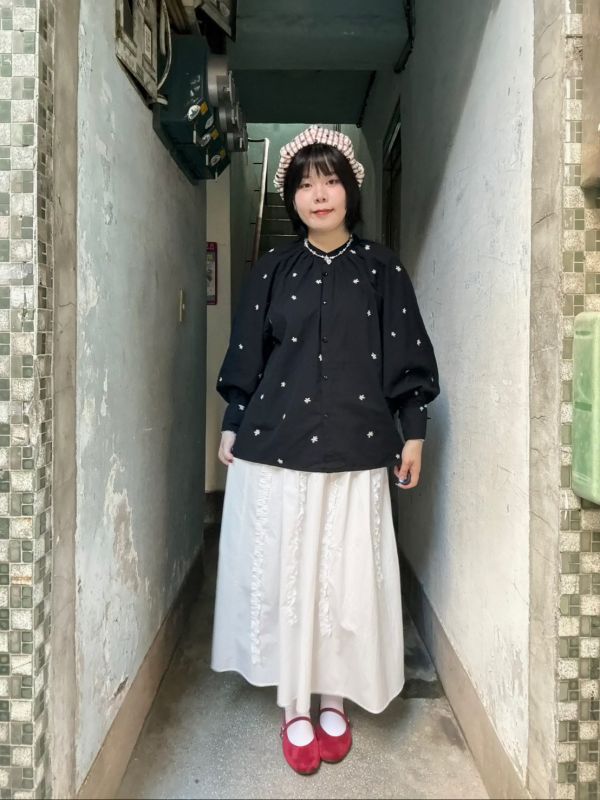 領口抓皺綁帶花花襯衫 