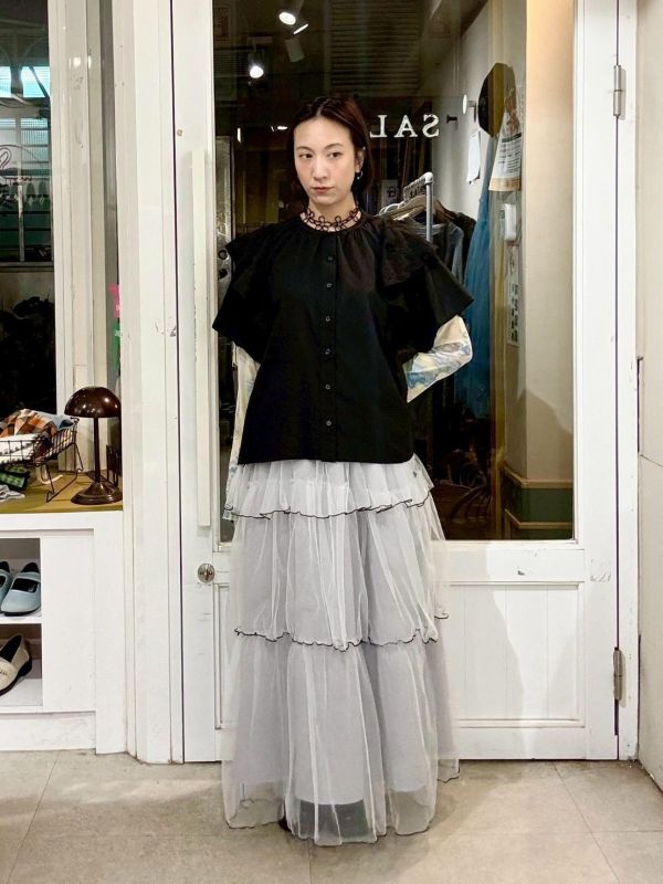 黑色雙層袖圓領排扣上衣 