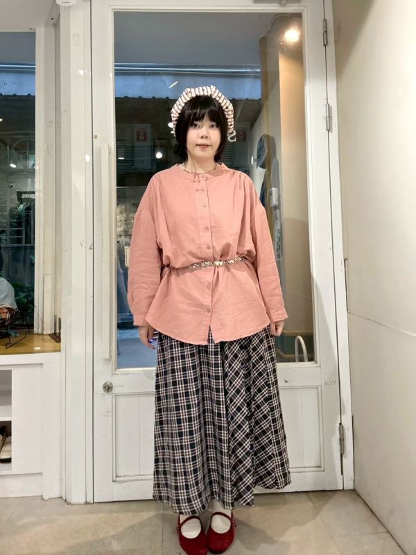 簡約雙木釦棉麻圓領襯衫 