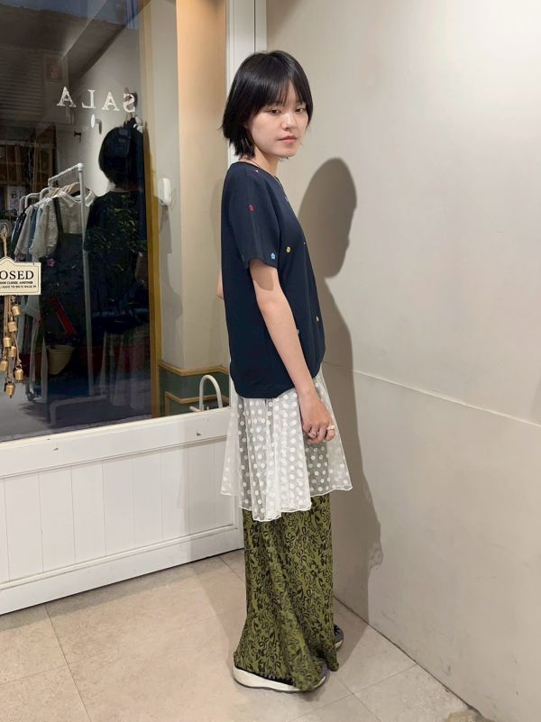 低調珍珠刺繡小花短袖上衣 