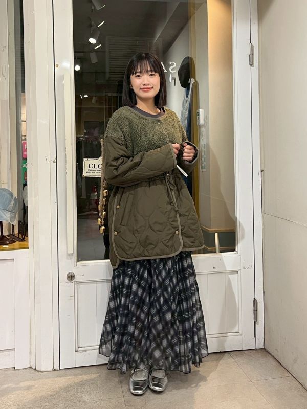 絎縫葫蘆蚊腰抽繩側開衩毛毛外套 