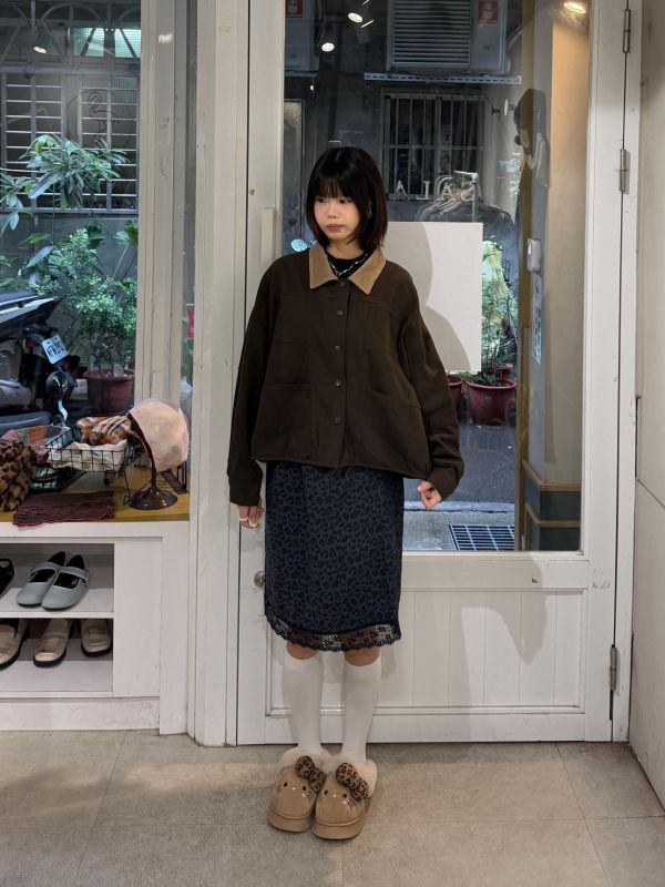 日系復古翻領排扣外套 