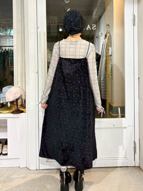 天鵝絨吊帶洋裝 