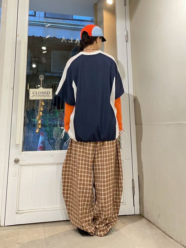 撞色字母刷刷布下擺抽繩寬鬆塞車衣 
