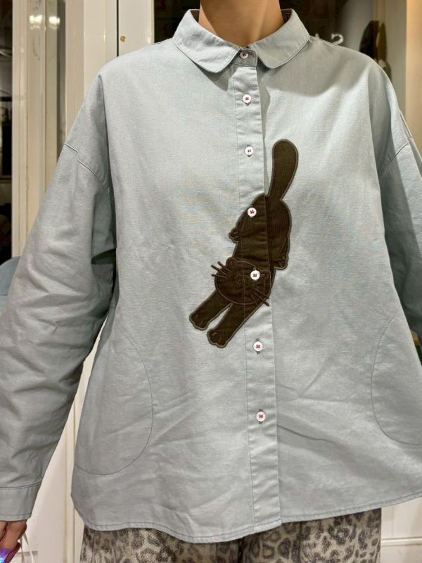 細燈芯絨刺繡貓咪襯衫 