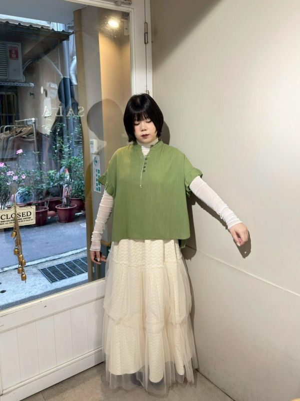 棉麻荷葉袖排扣前短後長上衣 