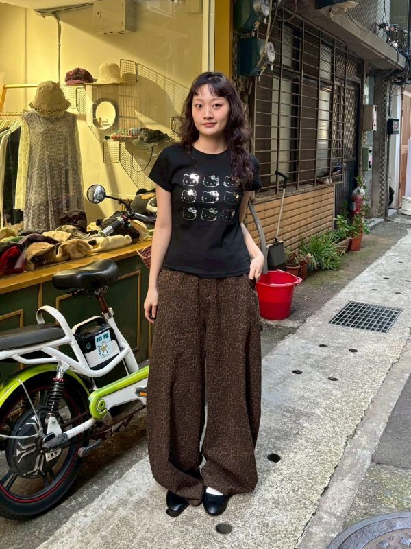 閃閃雷射Kitty 短版tee 
